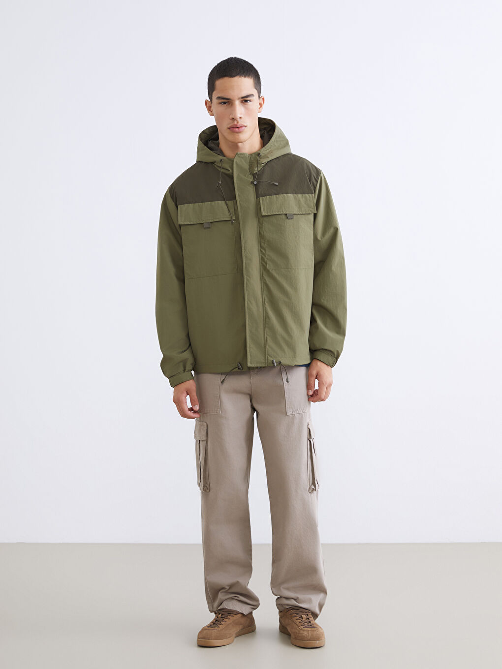 Yeşil Standart Kalıp Kapüşonlu Erkek Yağmurluk-1