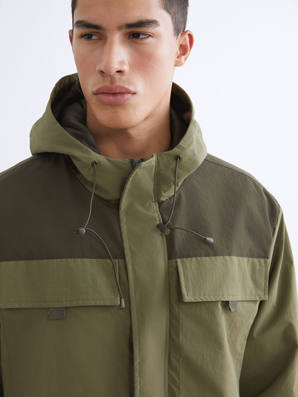 Yeşil Standart Kalıp Kapüşonlu Erkek Yağmurluk-2