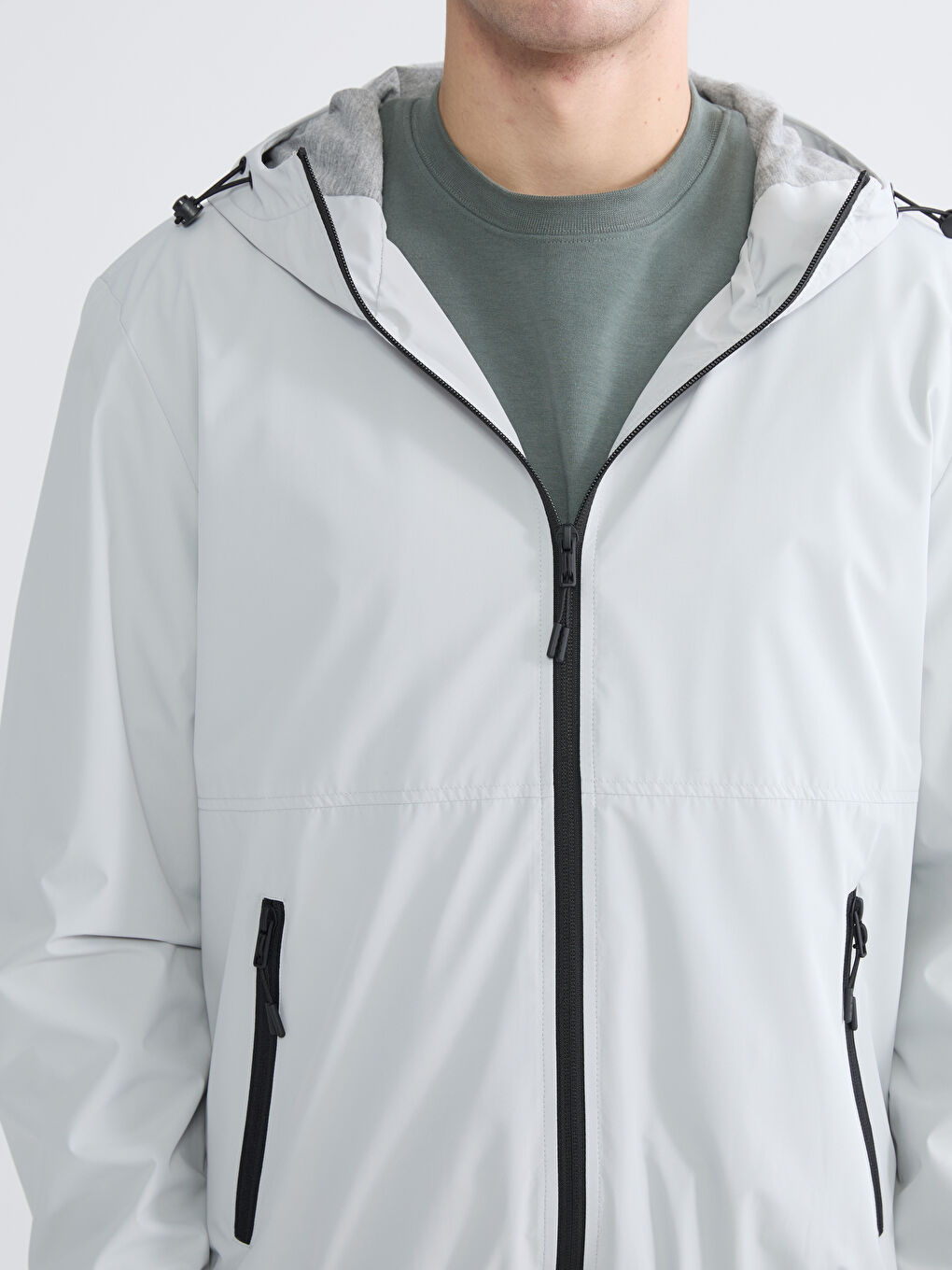 Gri Standart Kalıp Kapüşonlu Erkek Yağmurluk-4