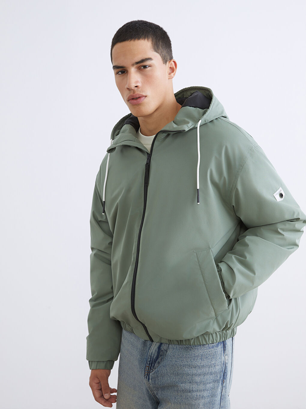Haki Standart Kalıp Kapüşonlu Erkek Mont