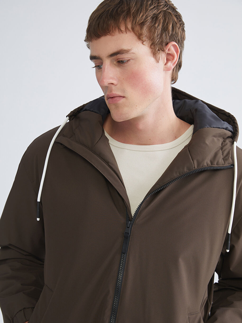 Kahverengi Standart Kalıp Kapüşonlu Erkek Mont