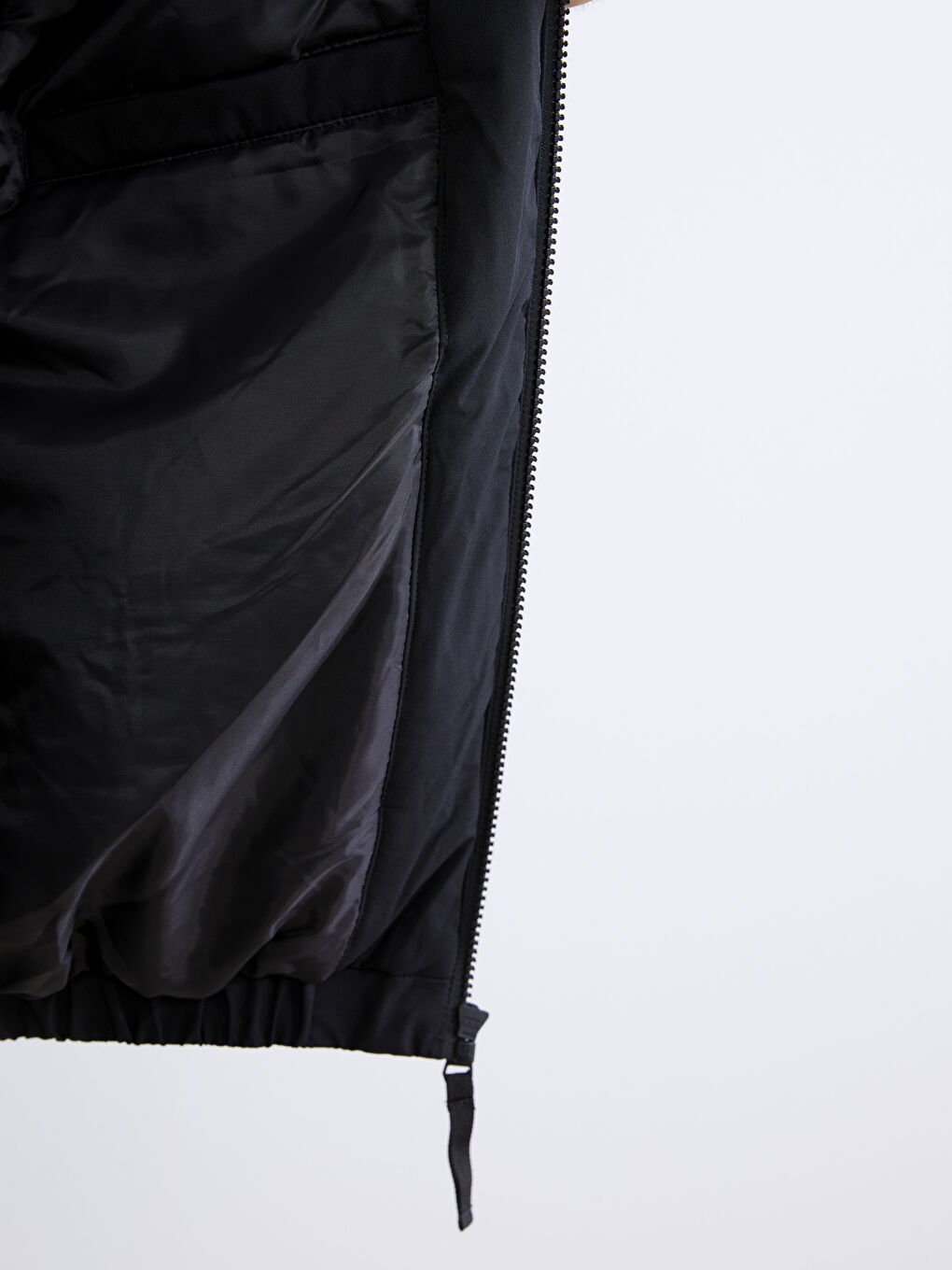 Siyah Standart Kalıp Kapüşonlu Erkek Mont-3