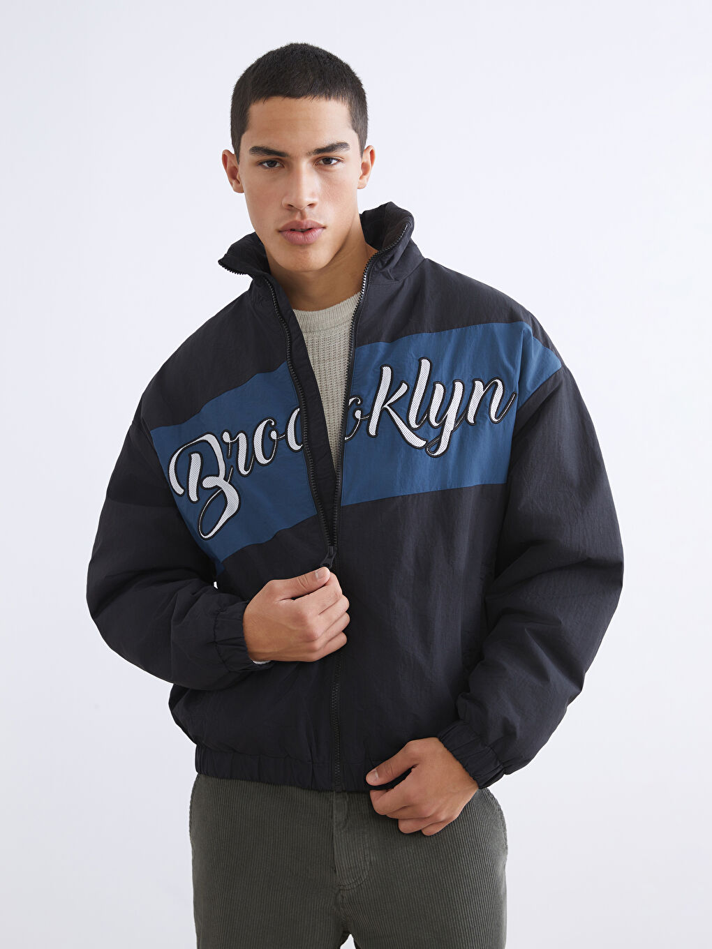 Siyah Rahat Kalıp Dik Yaka Erkek Mont