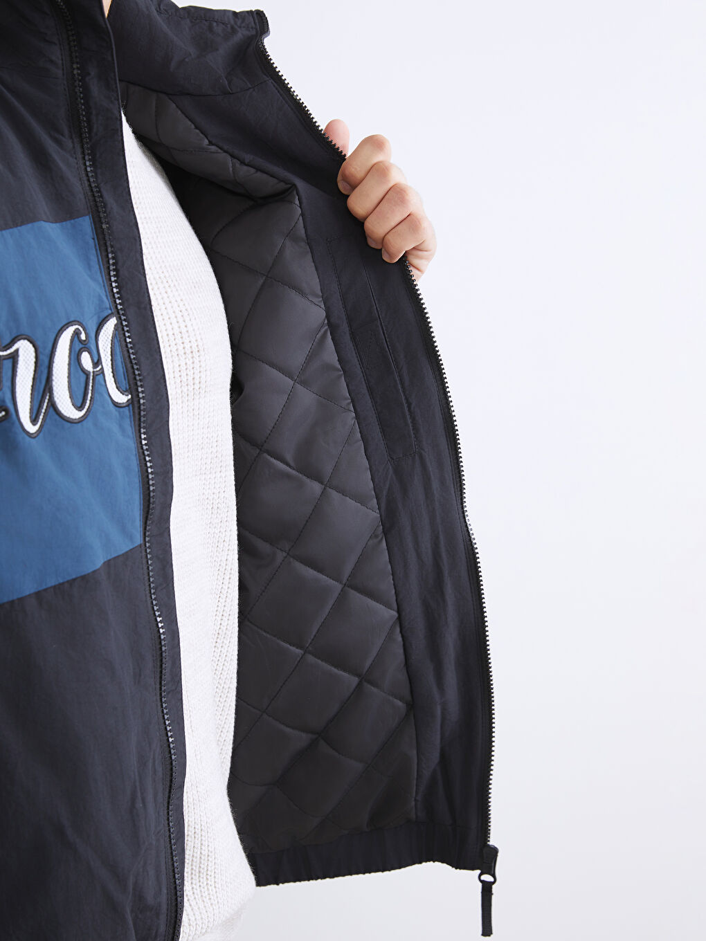 Siyah Rahat Kalıp Dik Yaka Erkek Mont-3