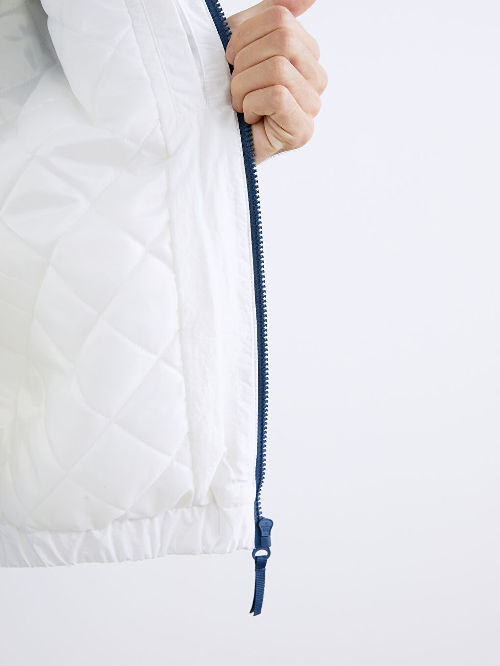 Beyaz Rahat Kalıp Dik Yaka Erkek Mont-2