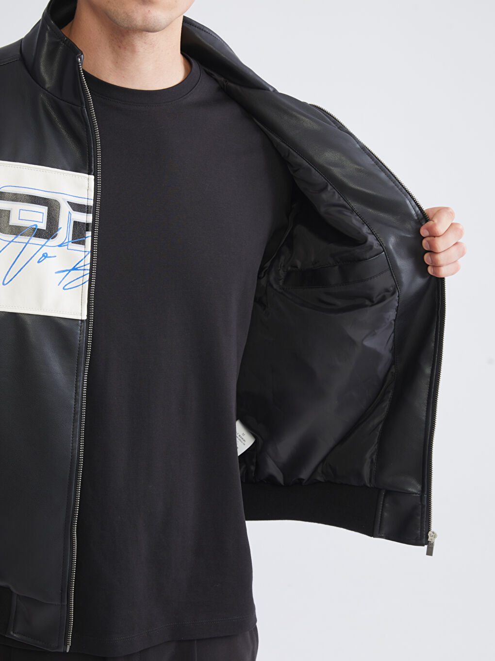 Siyah Standart Kalıp Dik Yaka Erkek Deri Görünümlü Mont-3