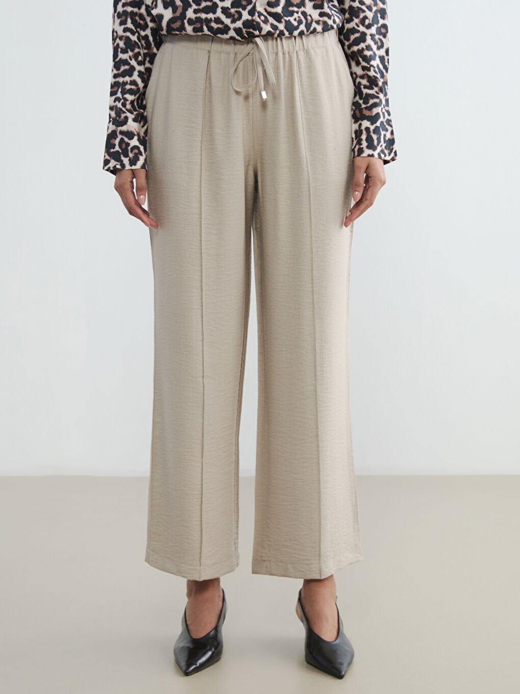 Women's Loose Fit Pleated Trousers-1