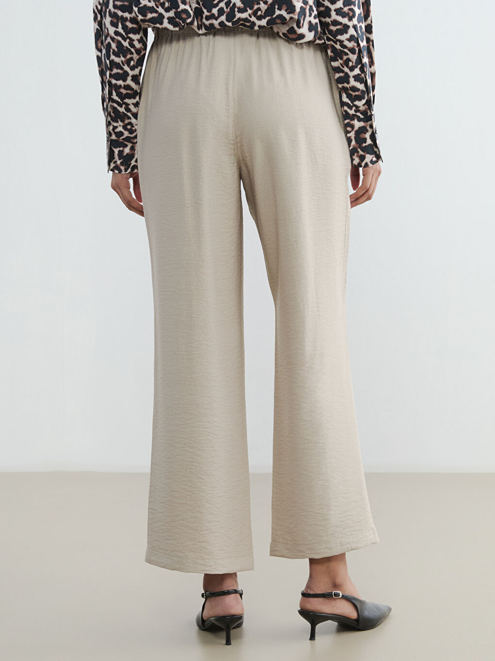 Women's Loose Fit Pleated Trousers-3