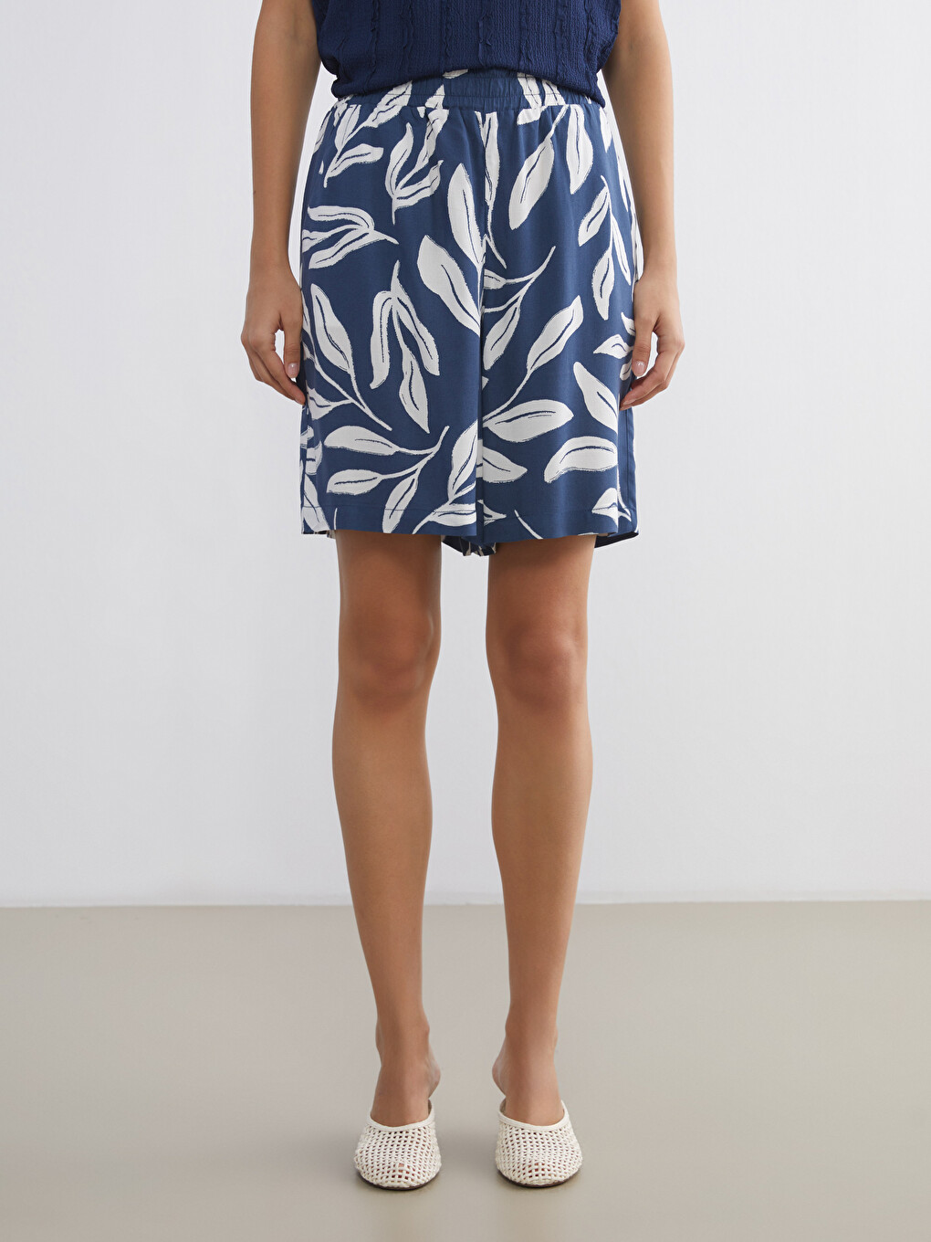 Elastic Waist Patterned Women's Shorts-1