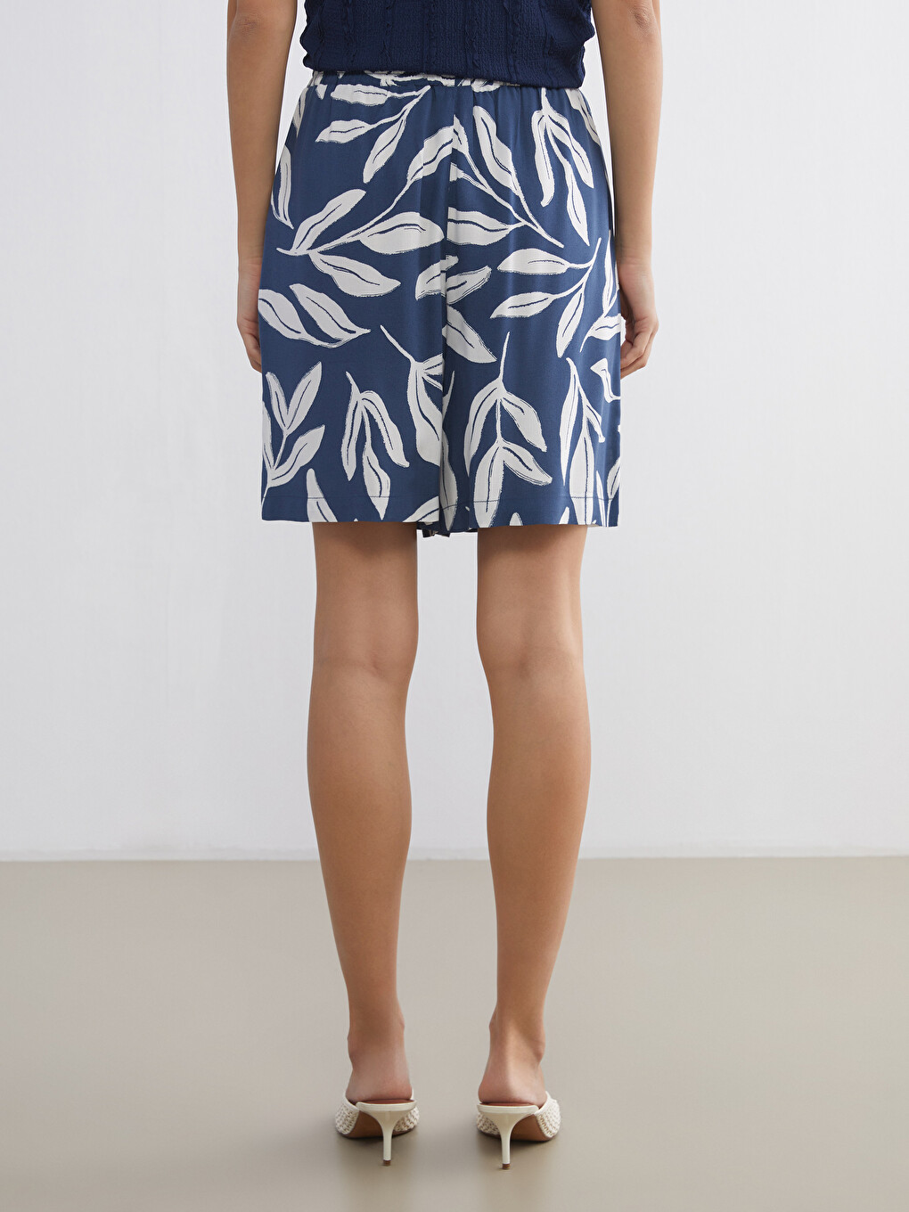 Elastic Waist Patterned Women's Shorts-3