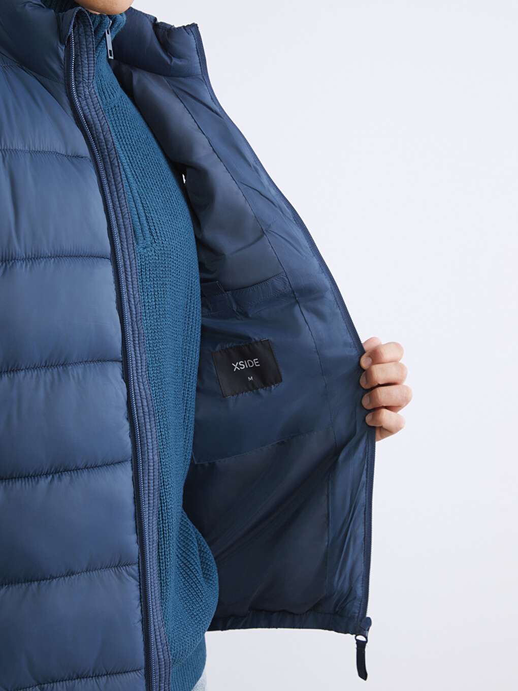 Slim Fit Stand Collar Men's Padded Vest-3