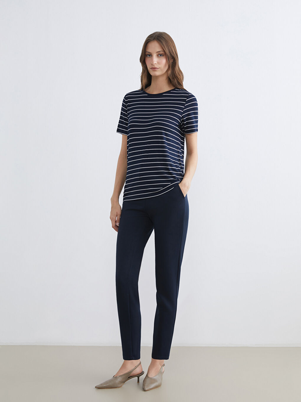 Lacivert Bisiklet Yaka Çizgili Kadın Tişört-1