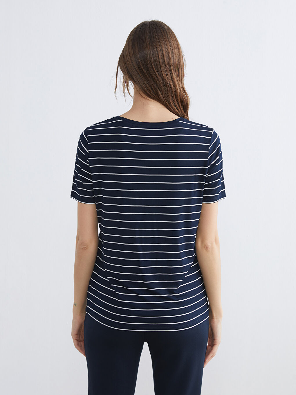 Lacivert Bisiklet Yaka Çizgili Kadın Tişört-3