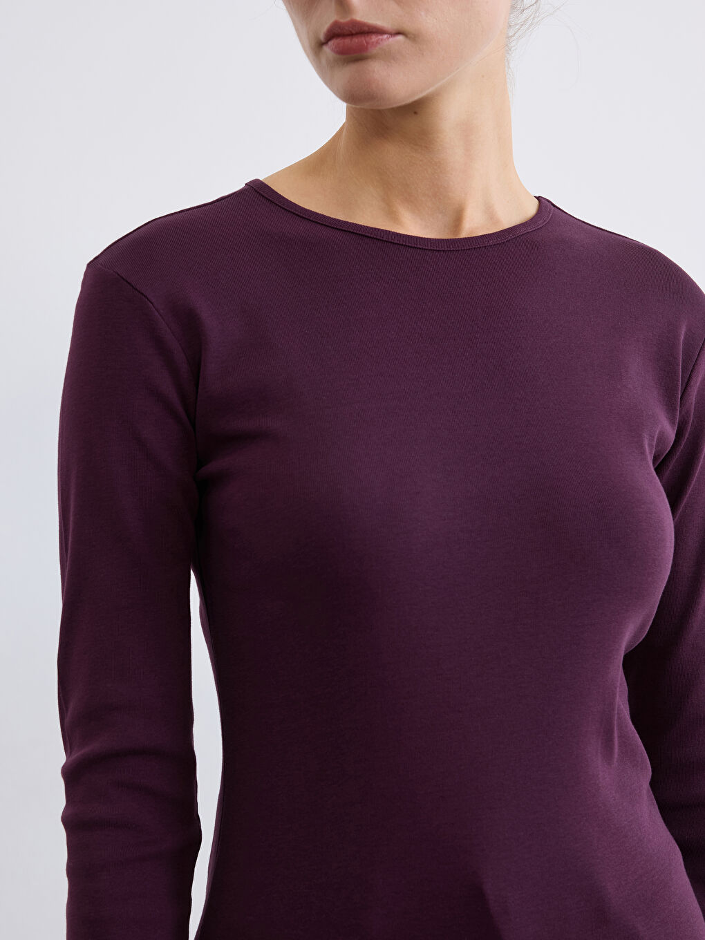 Дамско тяло с кръгло деколте-2