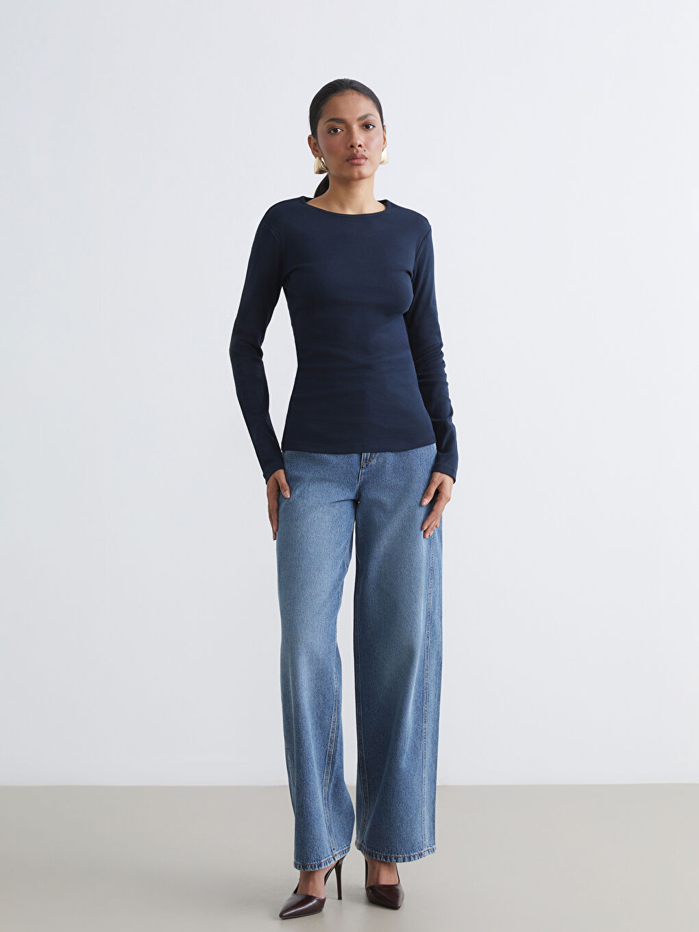 Женское боди с круглым вырезом-1