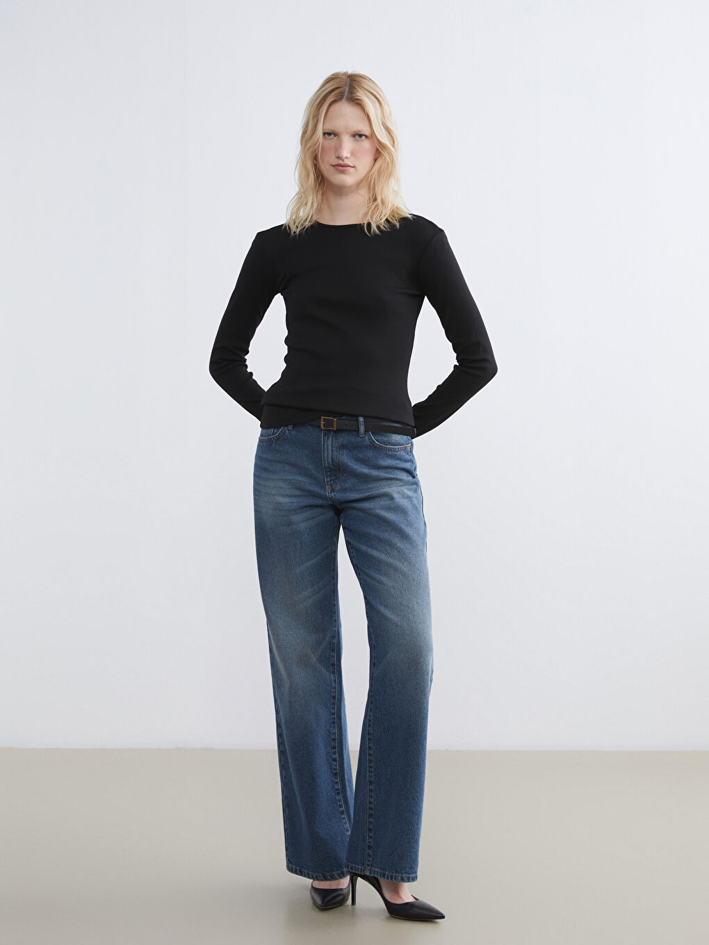 Siyah Bisiklet Yaka Kadın Body-1