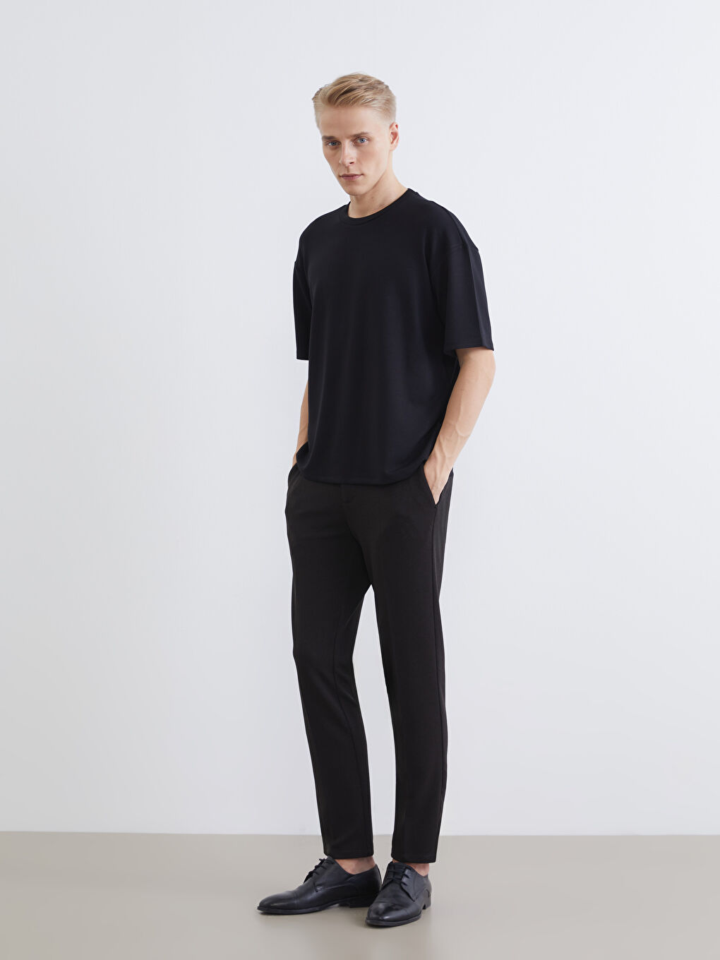 Siyah Bisiklet Yaka Erkek Tişört-1