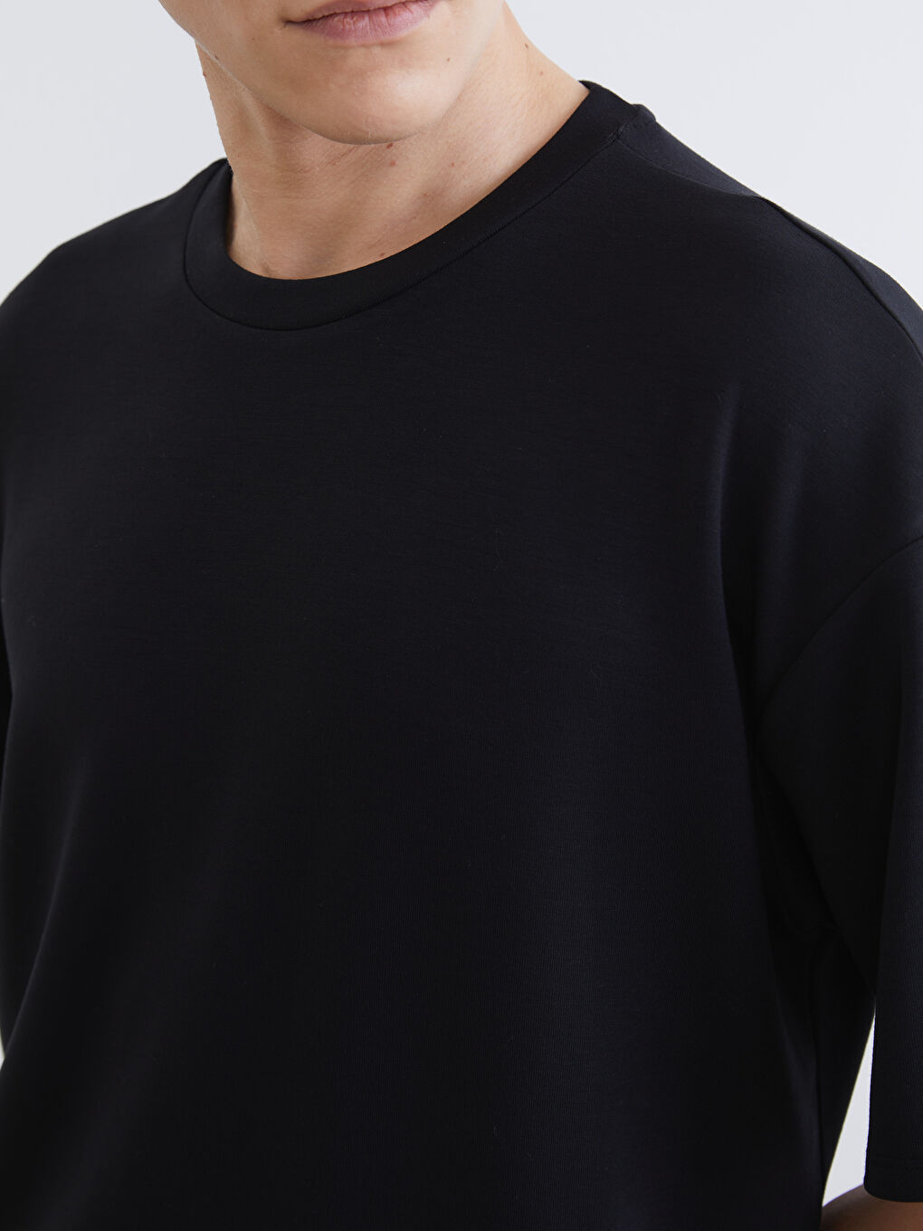 Siyah Bisiklet Yaka Erkek Tişört-2