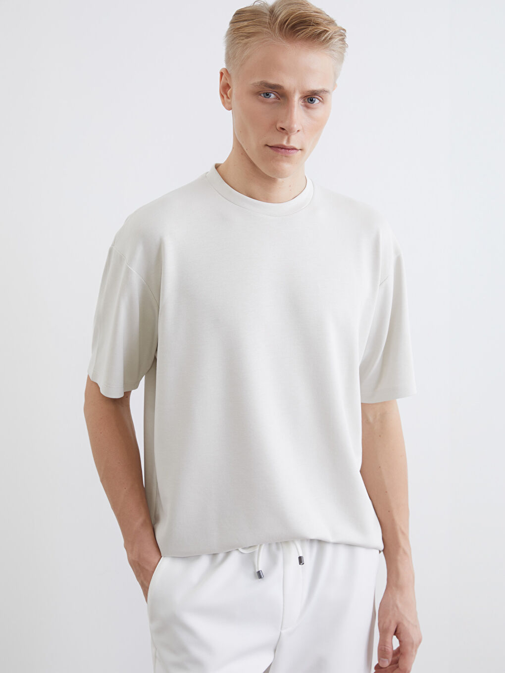 Bej Bisiklet Yaka Erkek Tişört