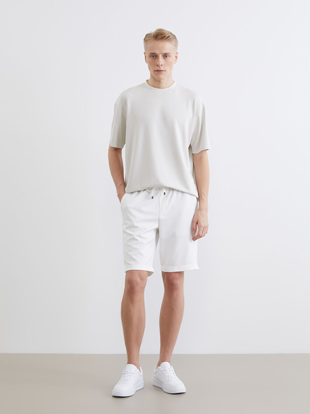 Bej Bisiklet Yaka Erkek Tişört-1