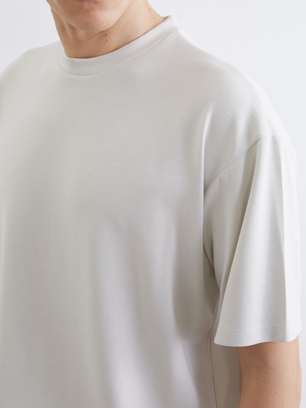 Bej Bisiklet Yaka Erkek Tişört-2