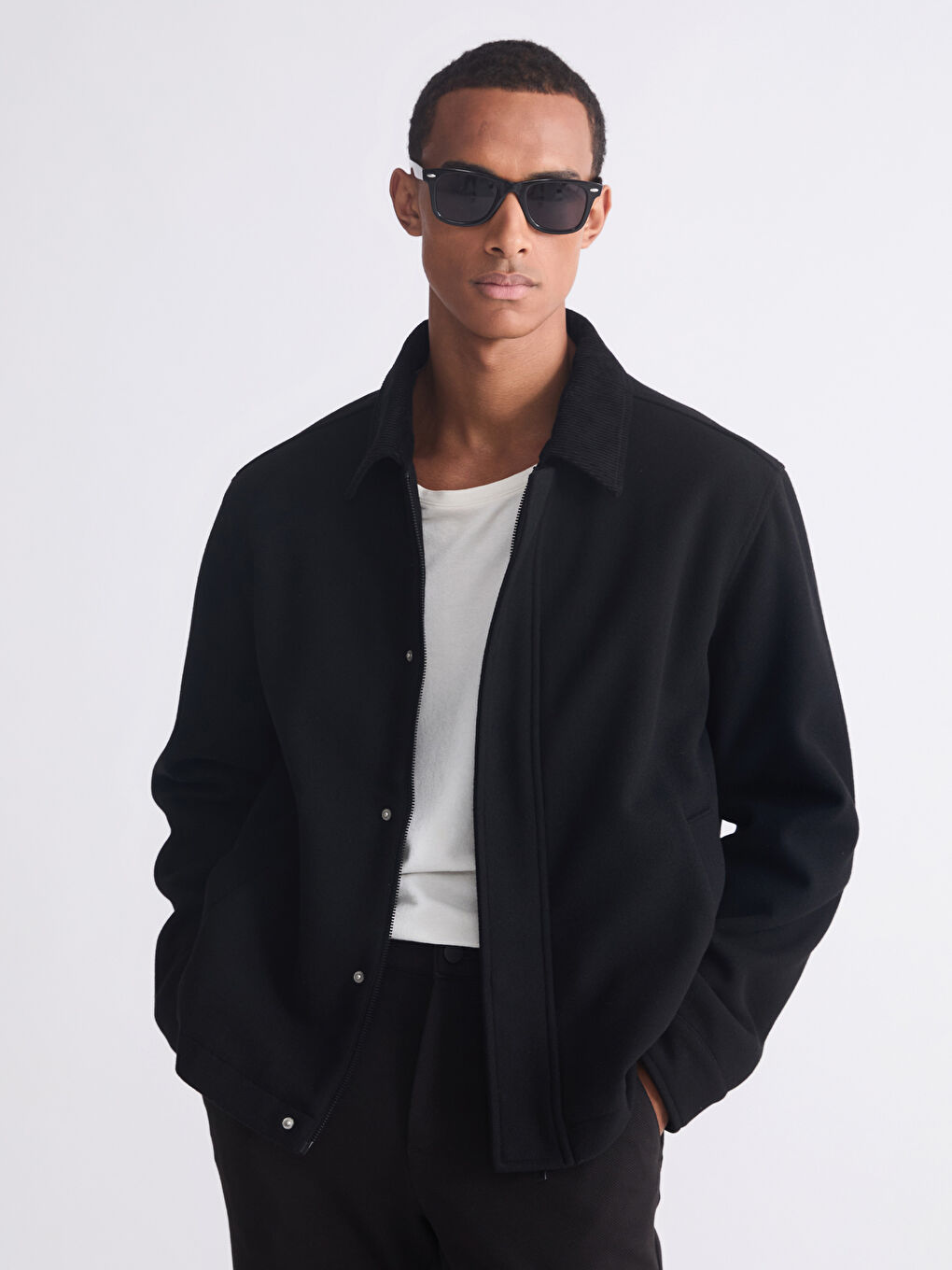 Siyah Standart Kalıp Gömlek Yaka Erkek Mont