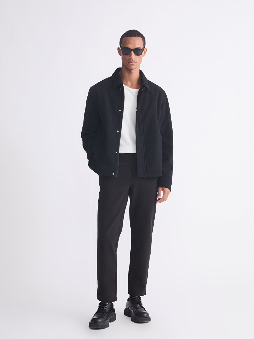 Siyah Standart Kalıp Gömlek Yaka Erkek Mont-1