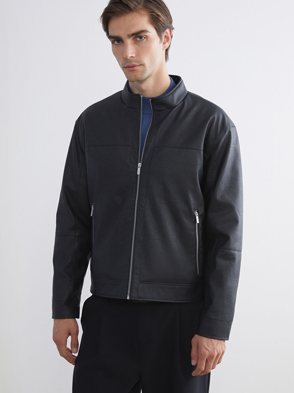 Siyah Standart Kalıp Dik Yaka Erkek Deri Görünümlü Mont