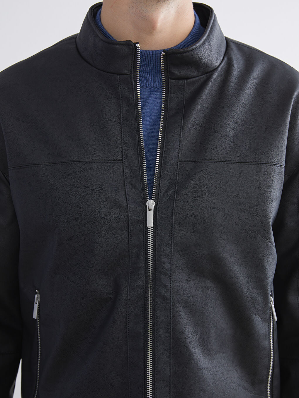 Siyah Standart Kalıp Dik Yaka Erkek Deri Görünümlü Mont-2