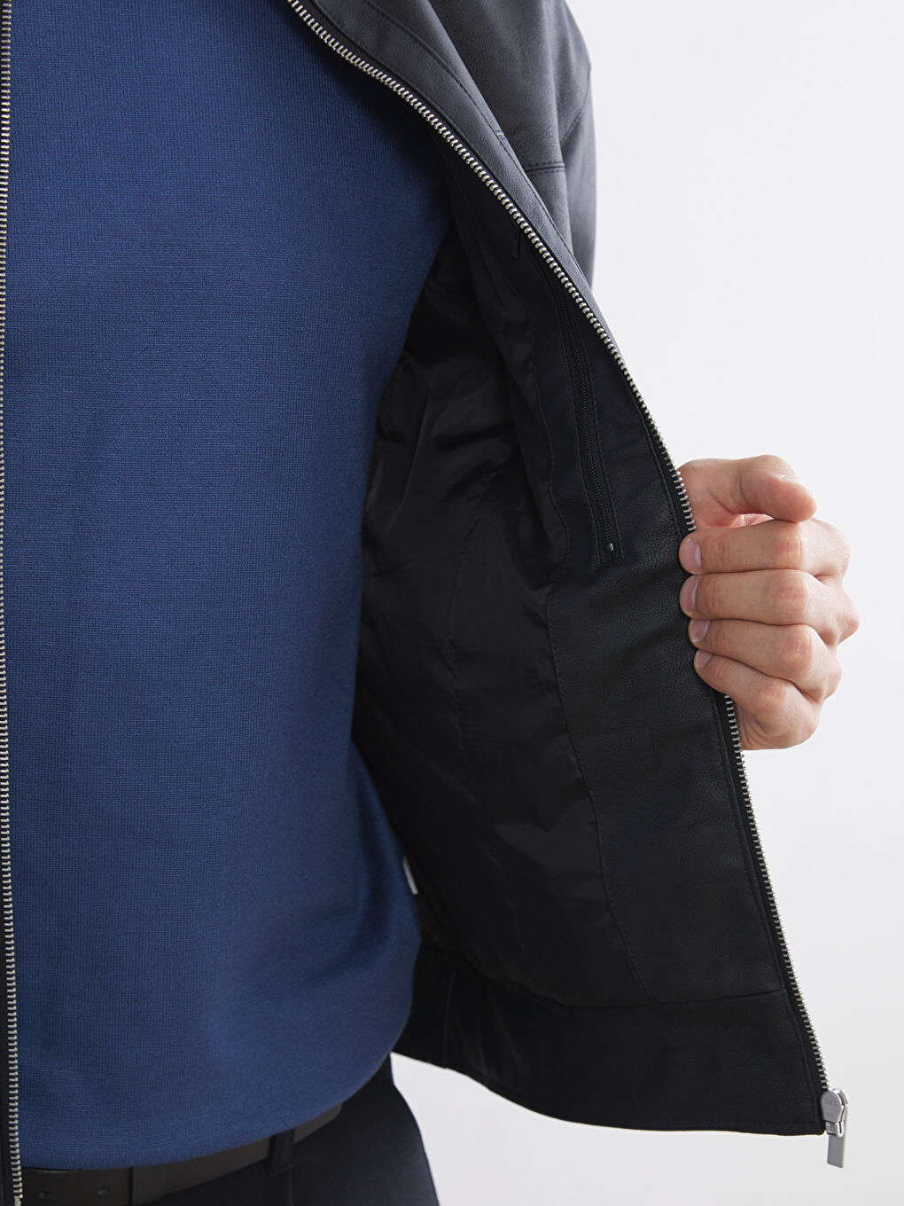 Siyah Standart Kalıp Dik Yaka Erkek Deri Görünümlü Mont-3