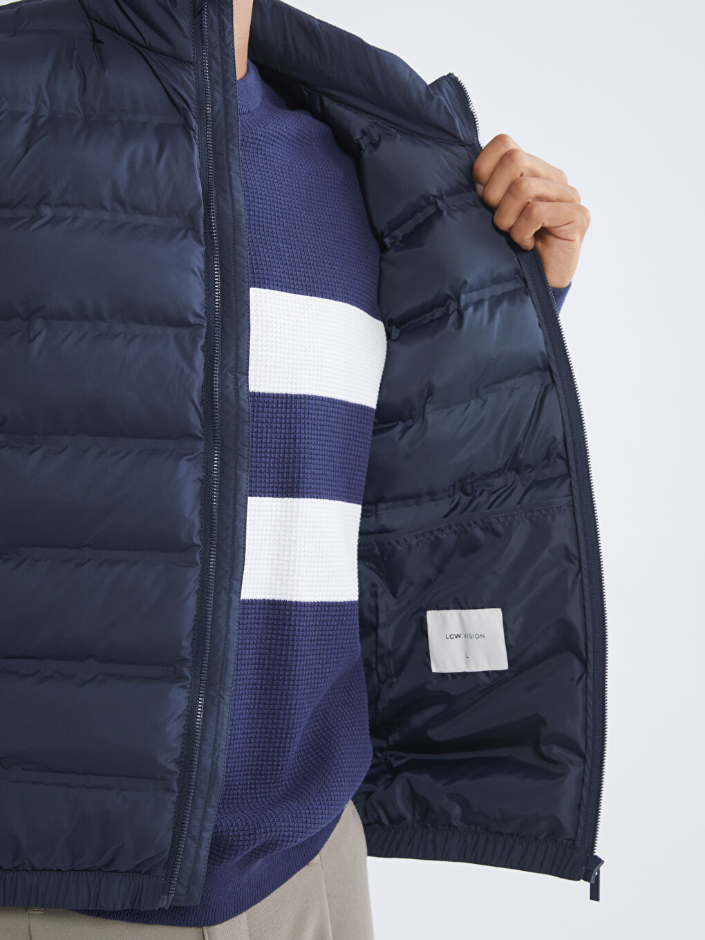 Regular Fit Stand Collar Puffer Vest-2