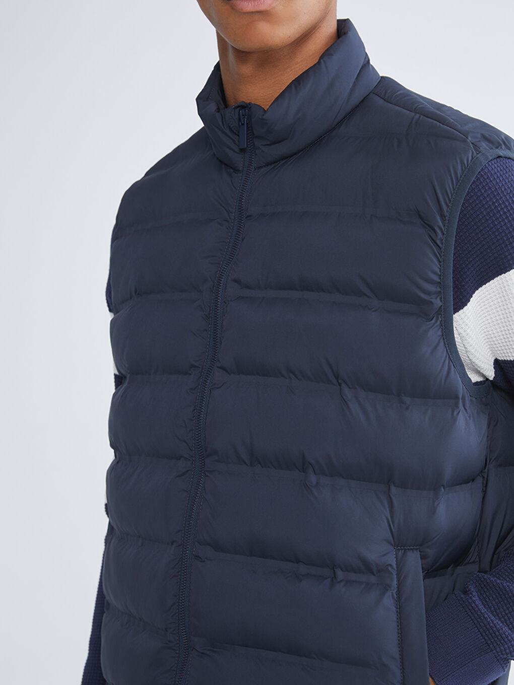 Regular Fit Stand Collar Puffer Vest-3