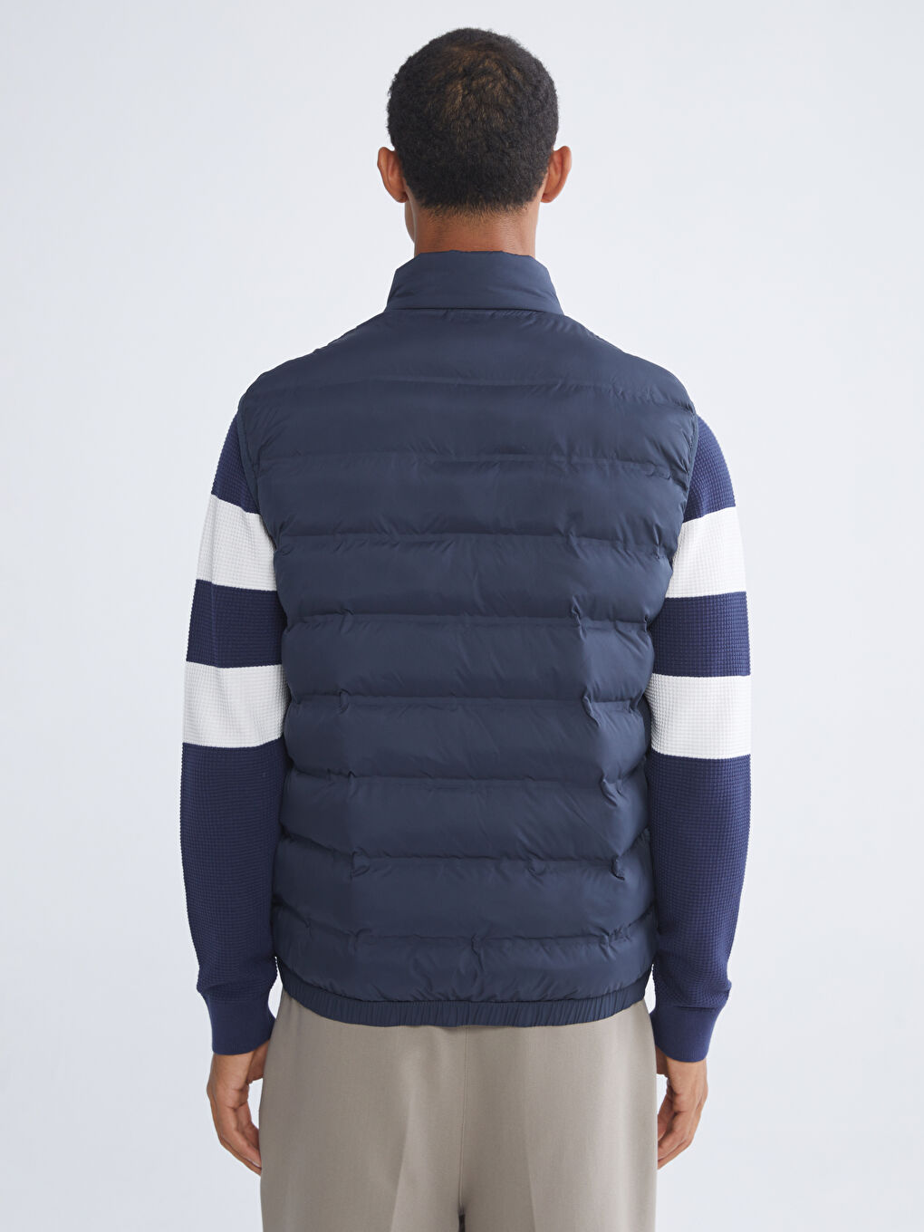 Regular Fit Stand Collar Puffer Vest-4