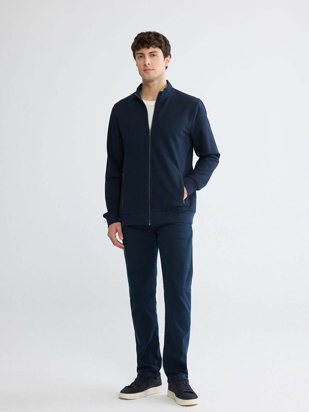 سويتشيرت رجالي كلاسيك بقصة مريحة وسحاب مع ياقة واقفة-1