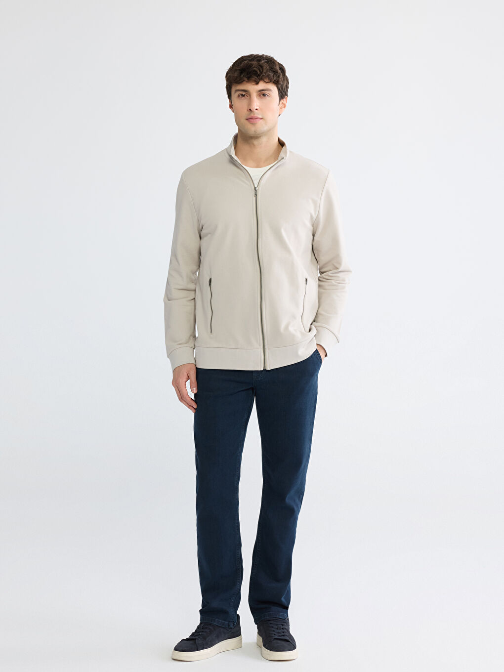 سويتشيرت رجالي كلاسيك بفتحة سحاب وياقة عالية-1