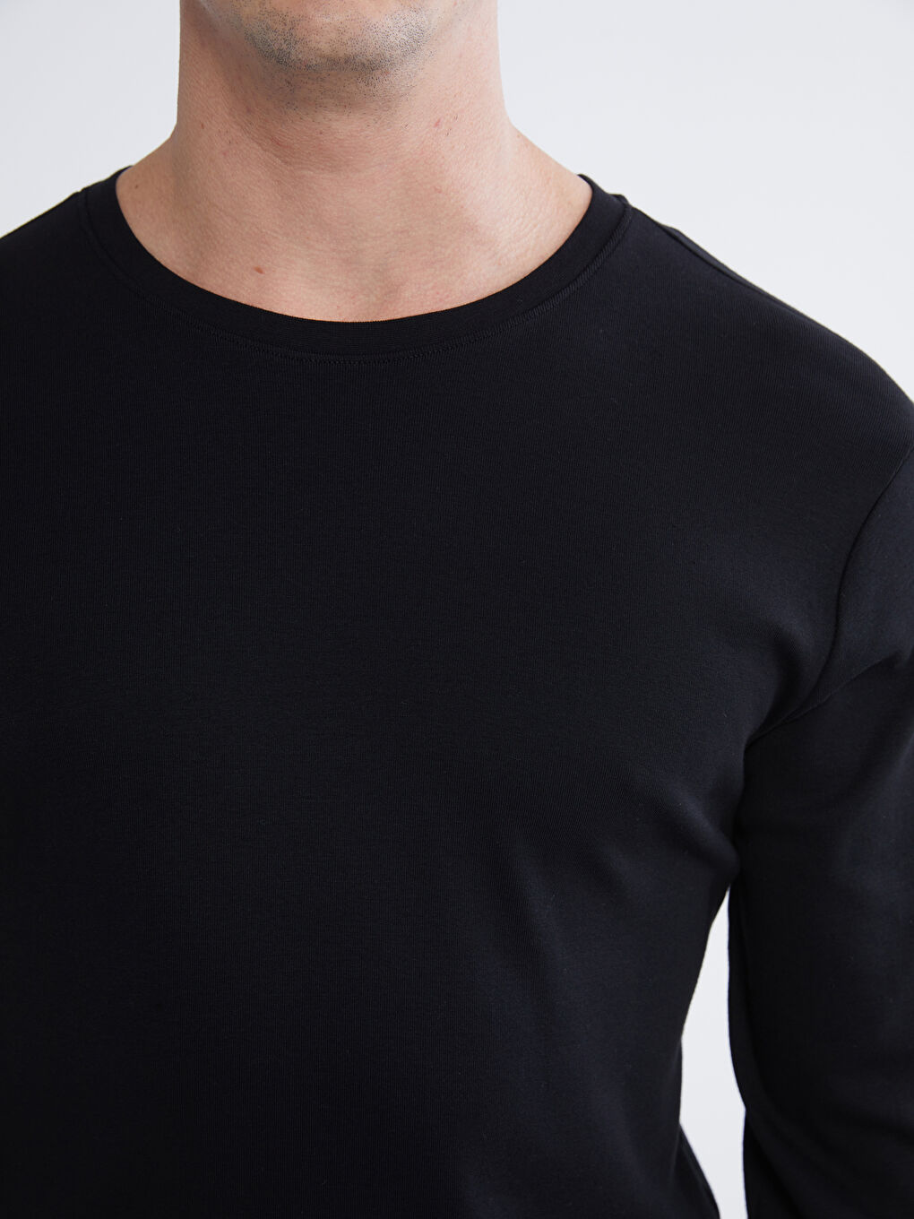 تي شيرت رجالي بياقة دائرية-2