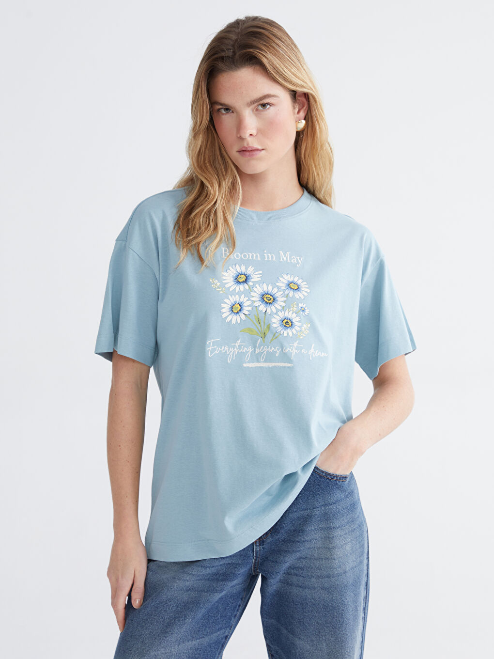 Floral crewneck tee.