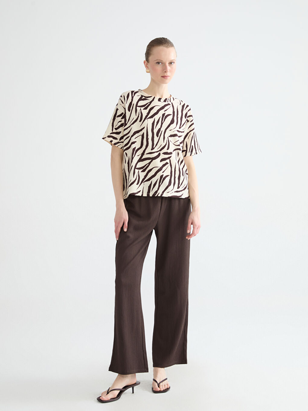 Women's Patterned Crew Neck T-shirt-1