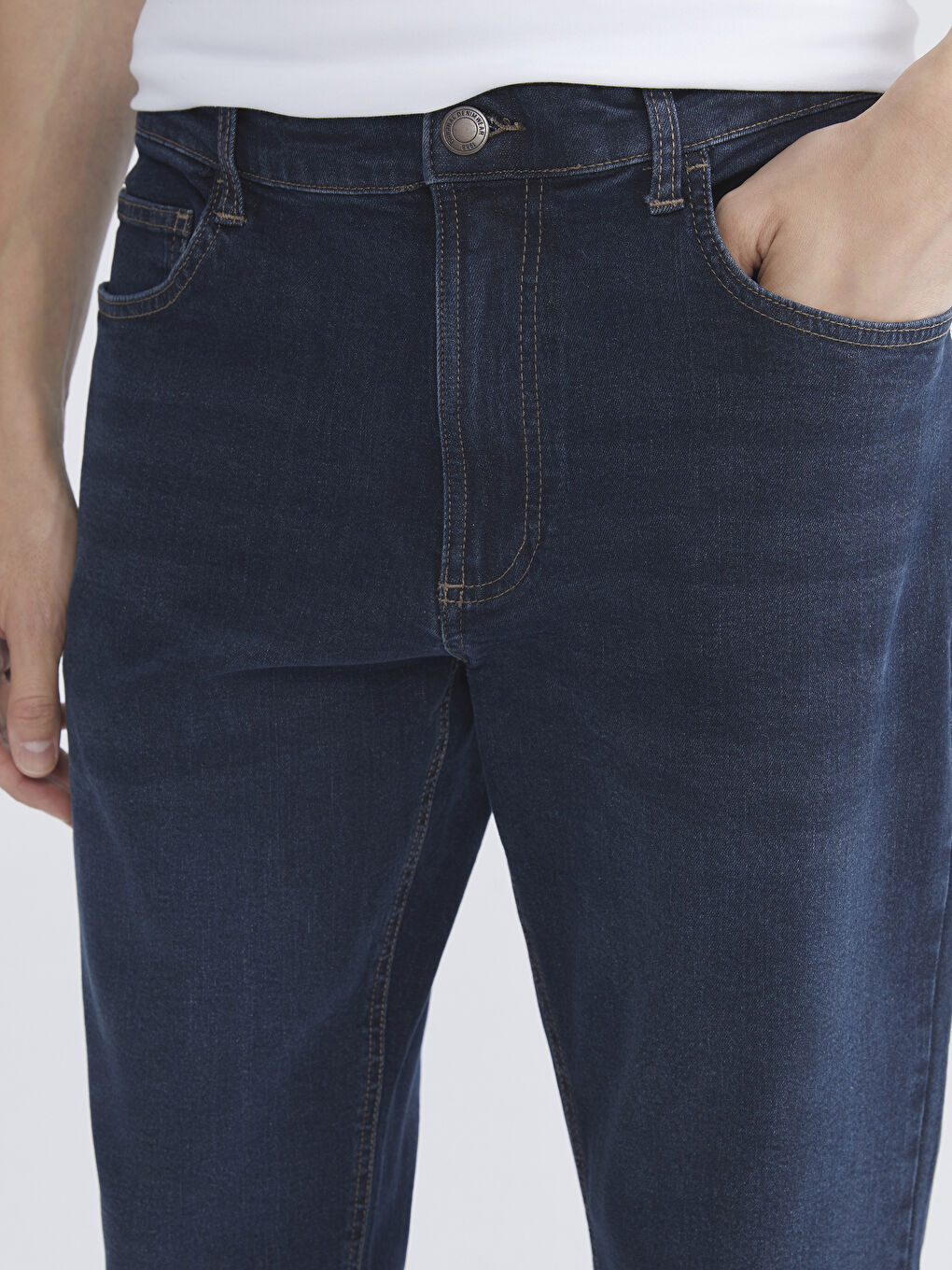 მამაკაცები მუქი ლურჯი ჯინსი-2