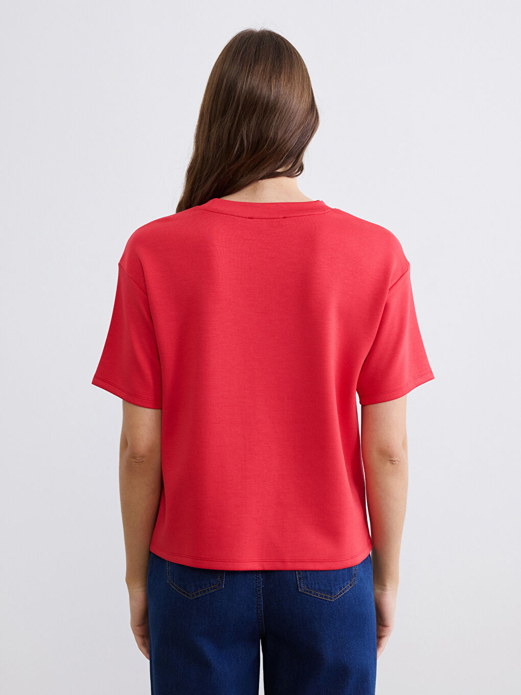 მრგვალი საყელო ნაბეჭდი ქალის მაისური-3