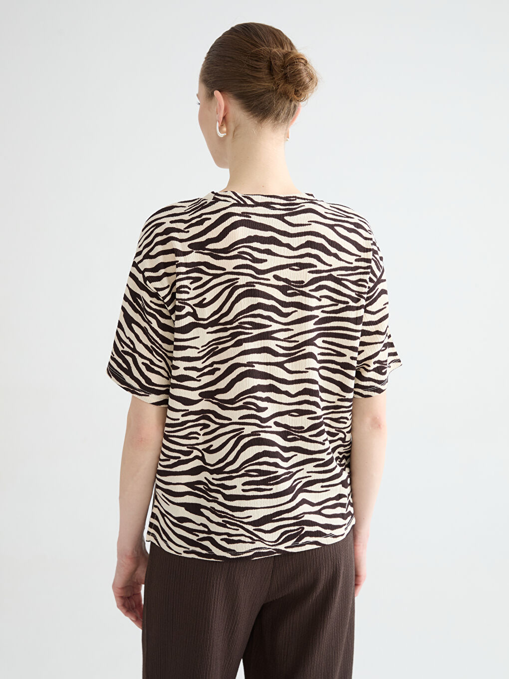 леопард өрнекті дөңгелек жағалы блузка-3