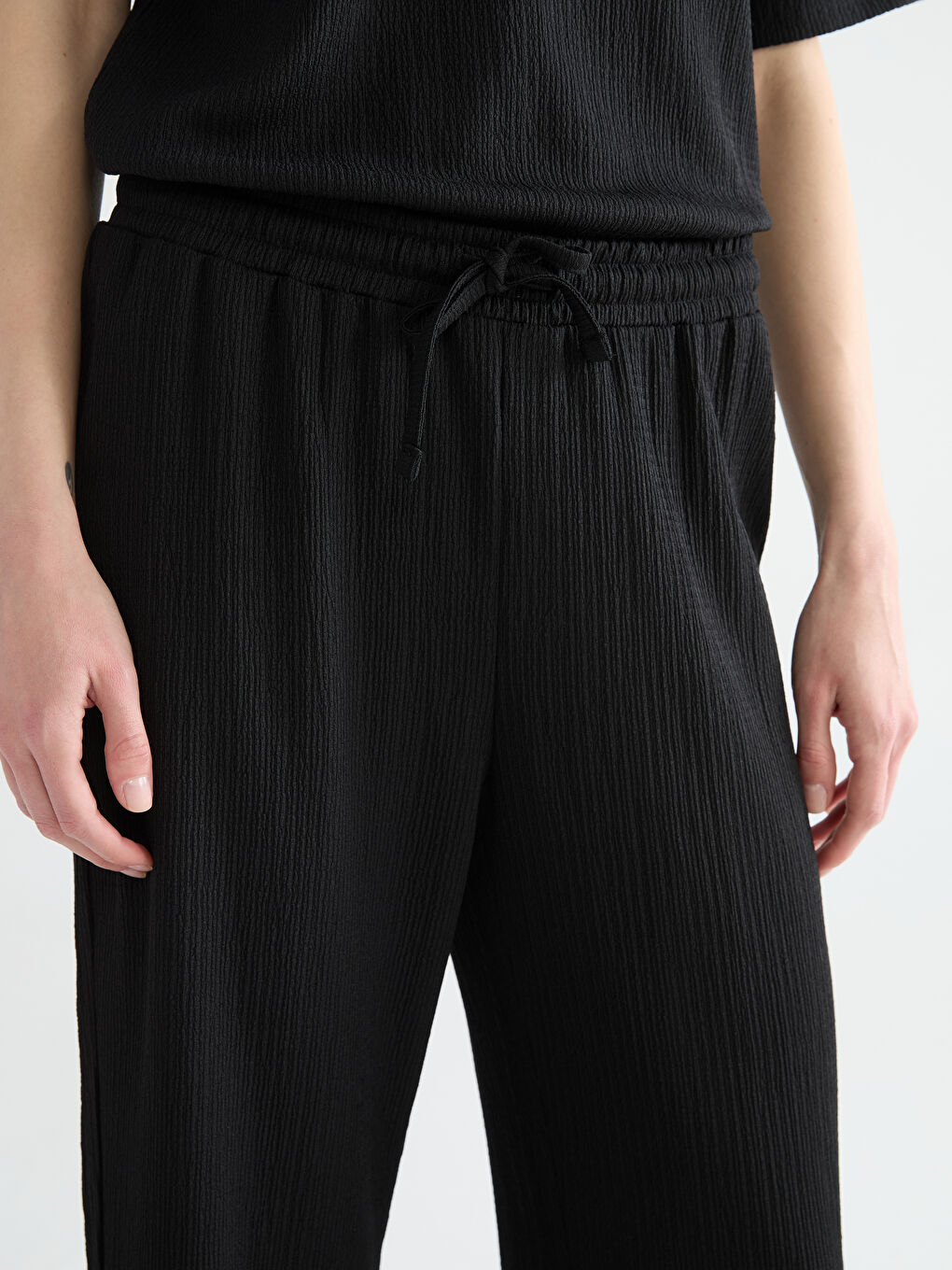 Textured Women's Trousers with Elastic Waistband-2