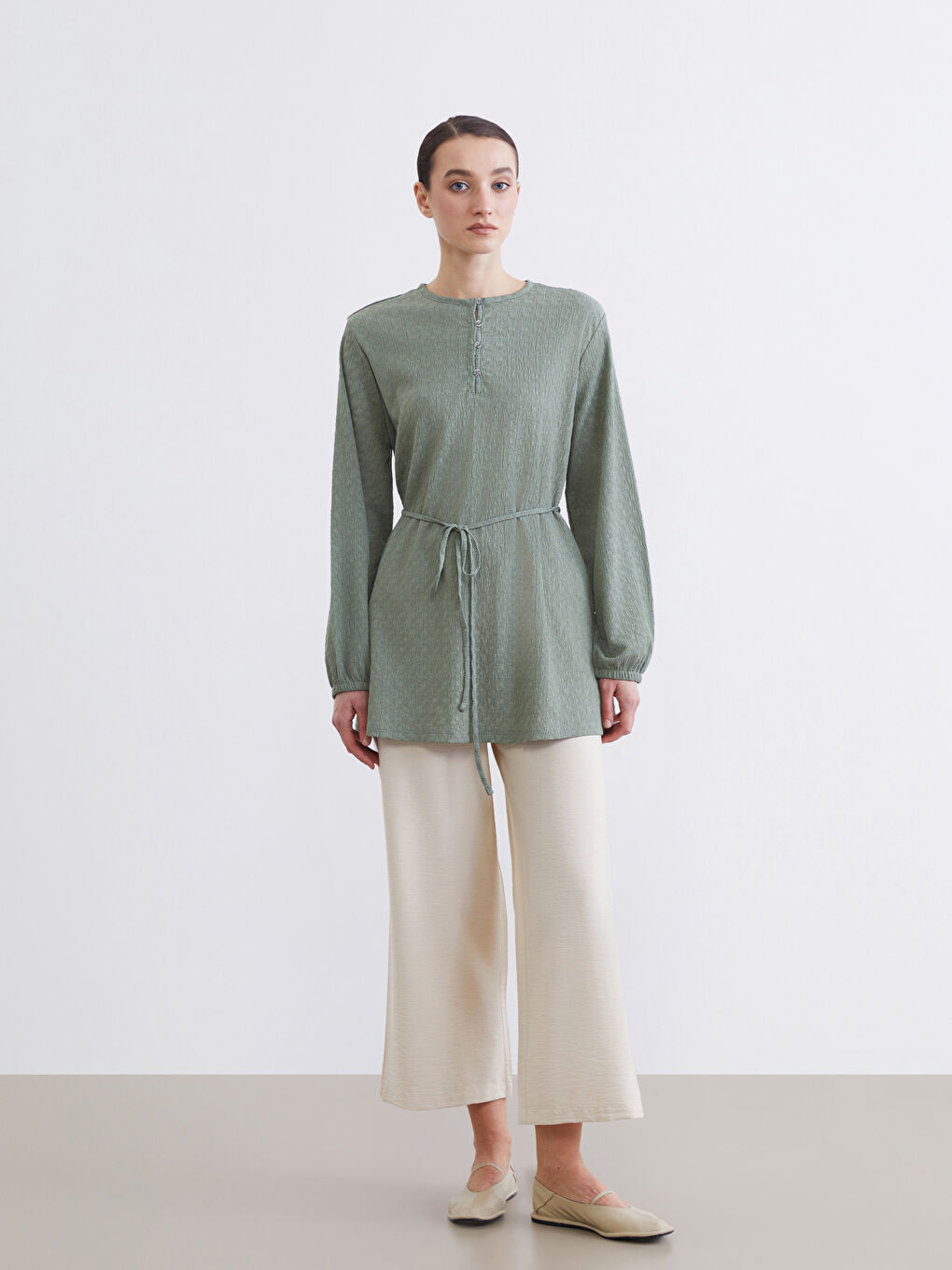 تونیکی یه‌خه‌ خڕ نەخشدار بە پەیوەندی کمر-1