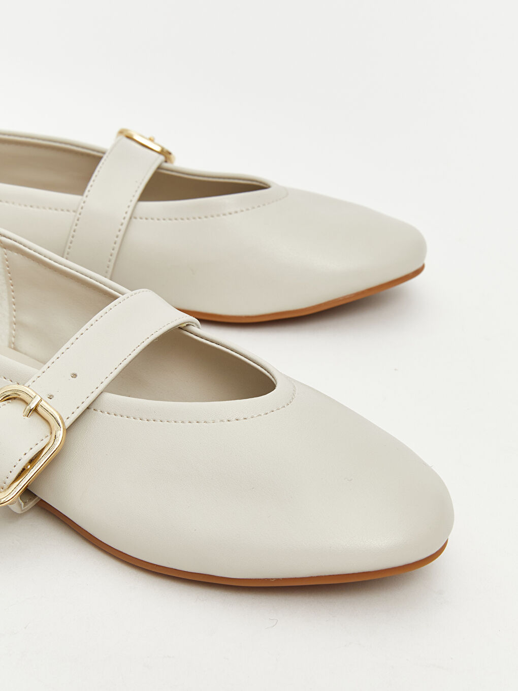 Ekru Deri Görünümlü Kadın Babet-2