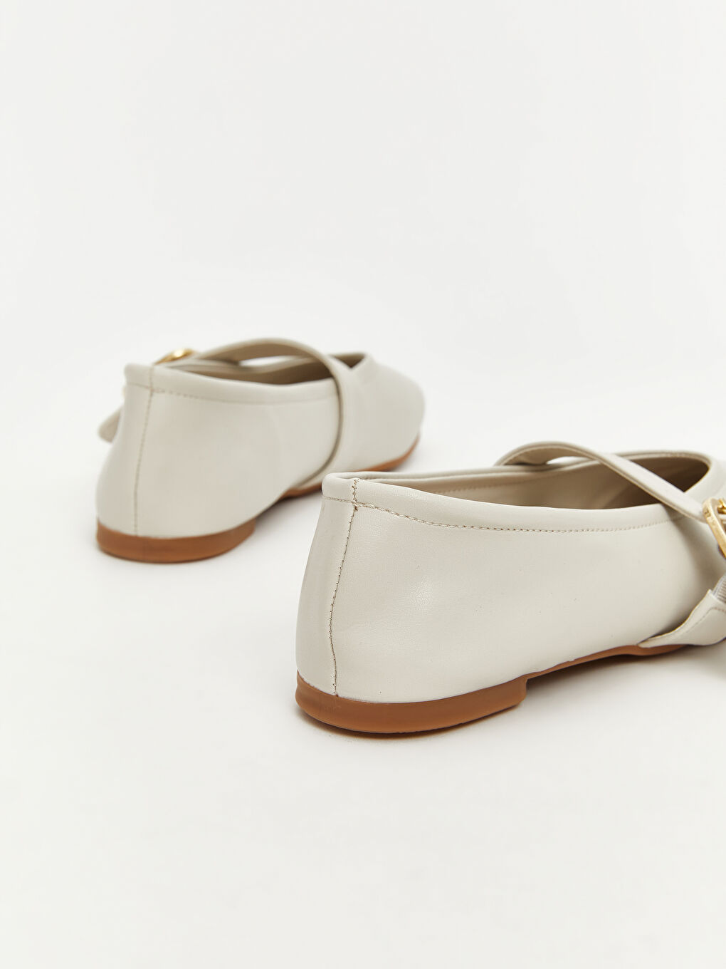 Ekru Deri Görünümlü Kadın Babet-4