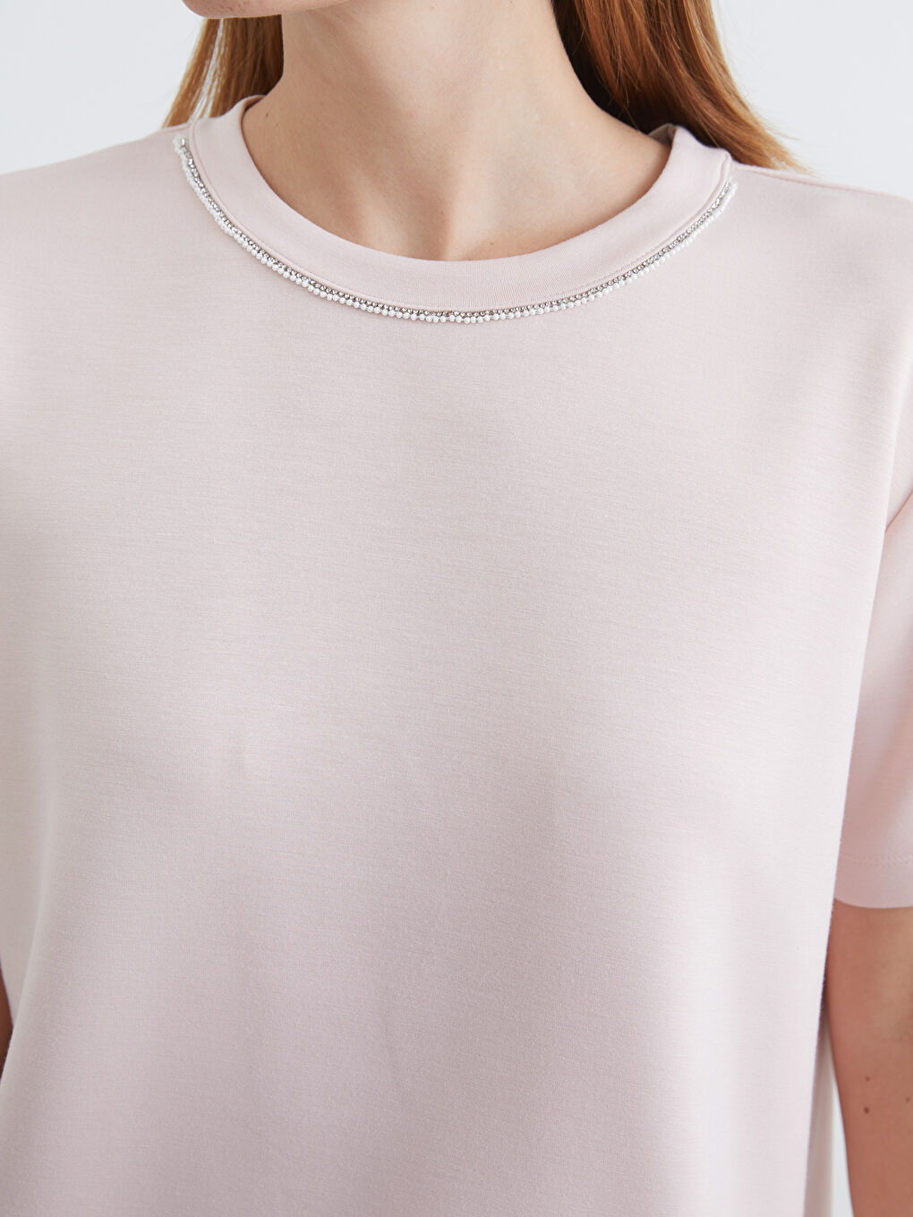 მრგვალი საყელო სტრასებით მორთული ბლუზი-2