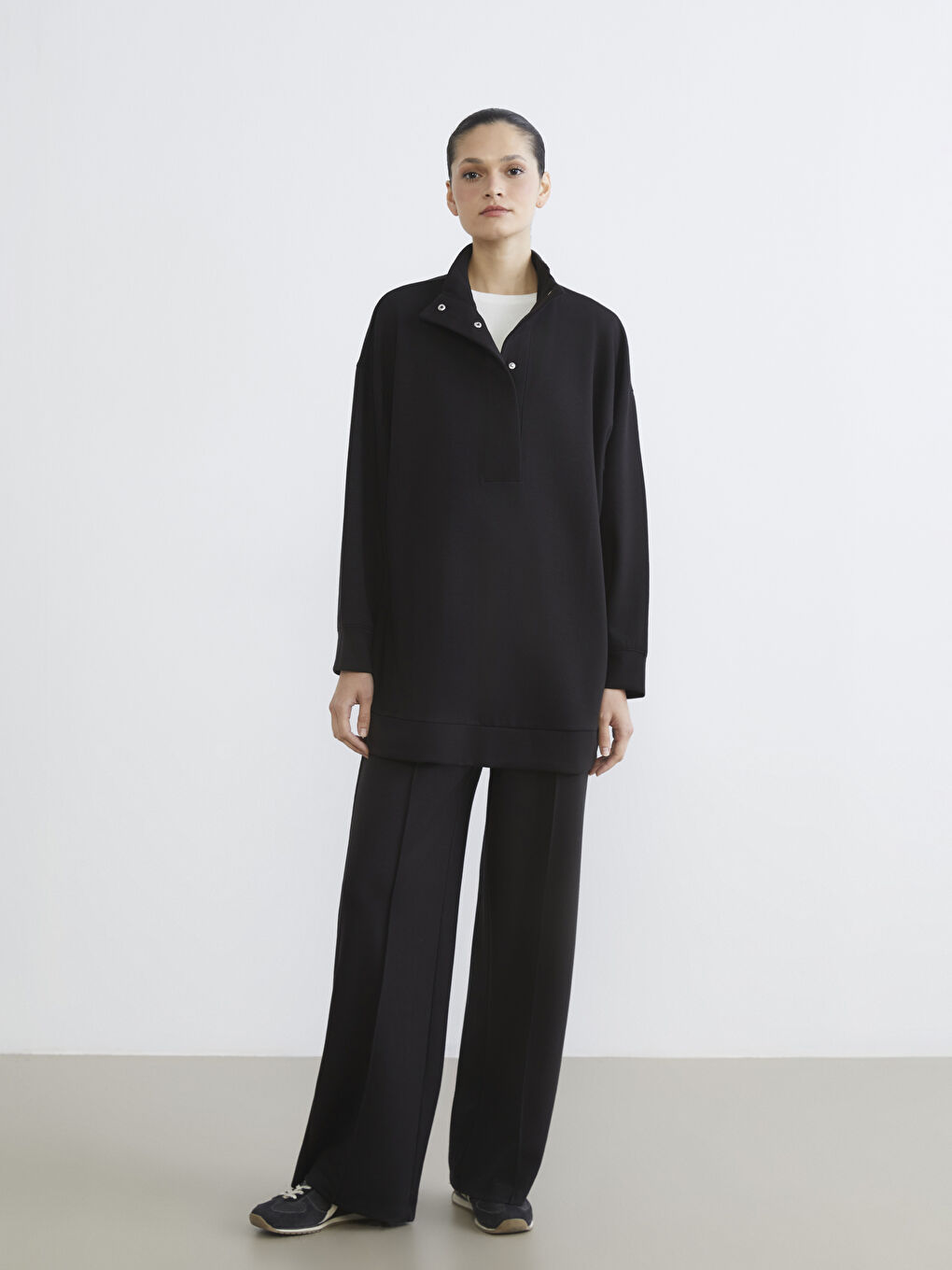 Soft Touch Women's Sweatpants with Elastic Waistband