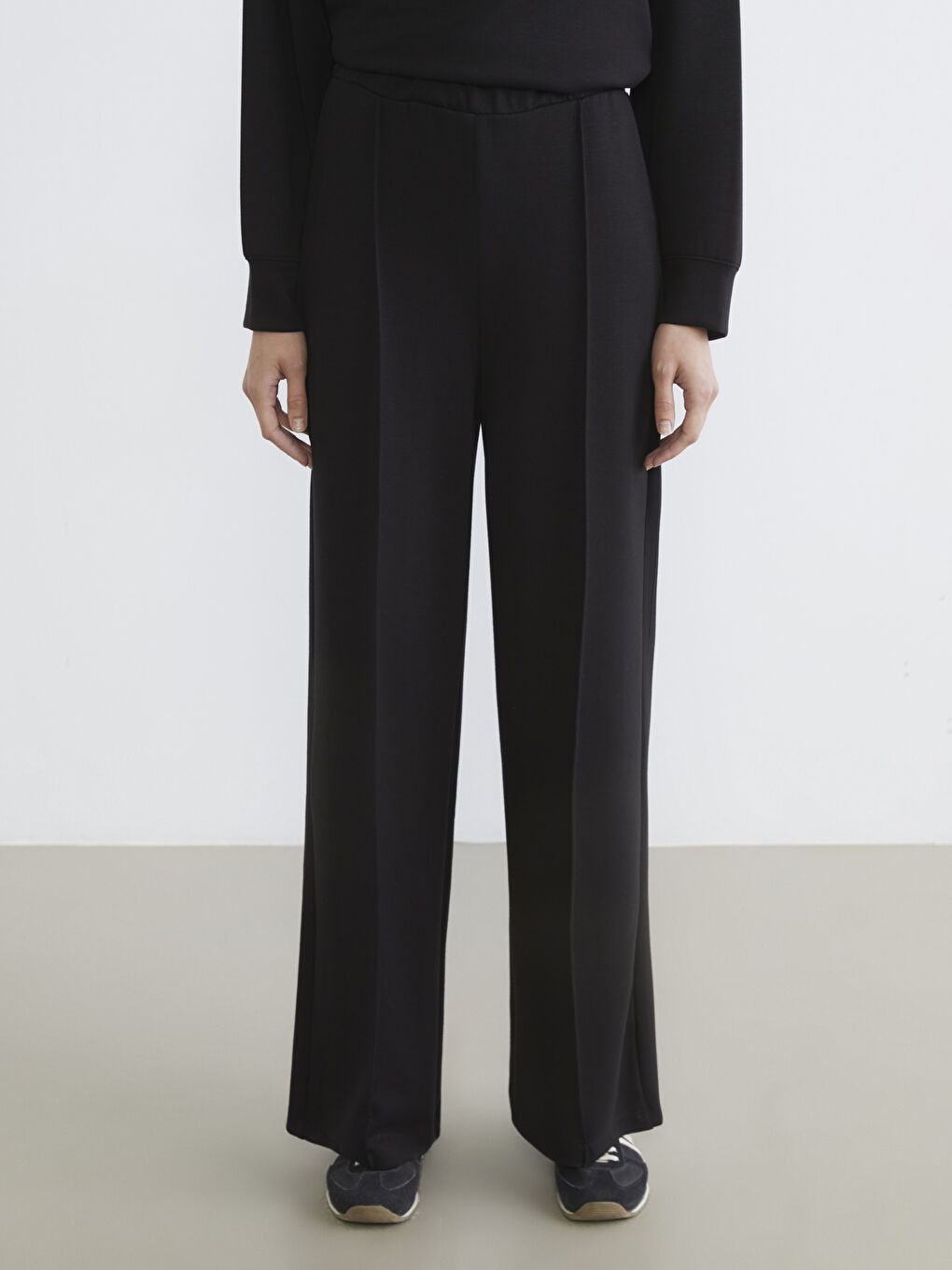 Soft Touch Women's Sweatpants with Elastic Waistband-1