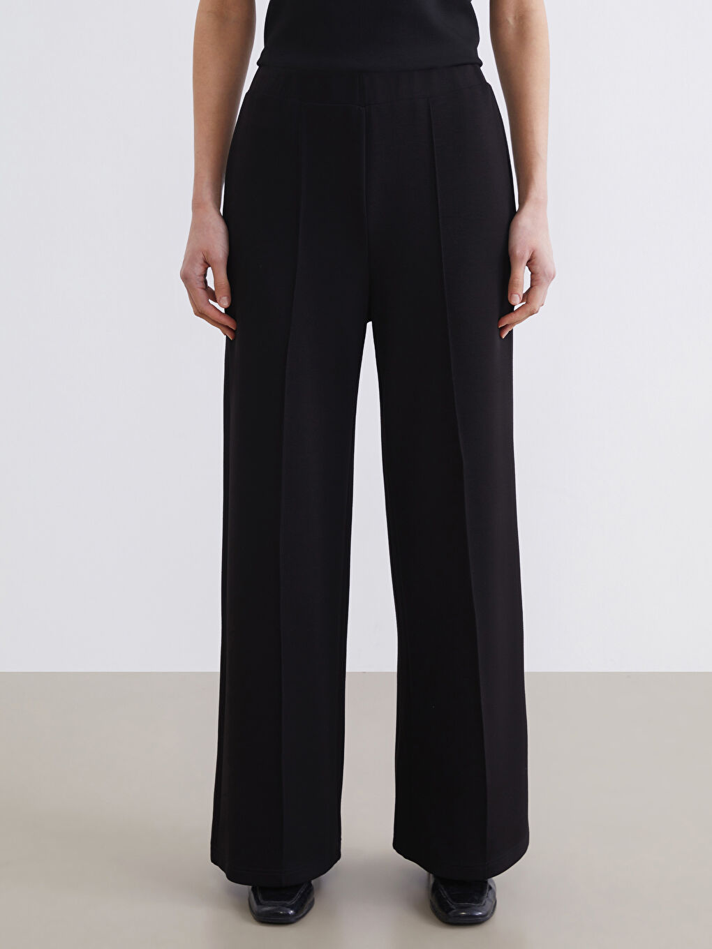 Modal-blend women's sweatpants with an elasticated waist.-1