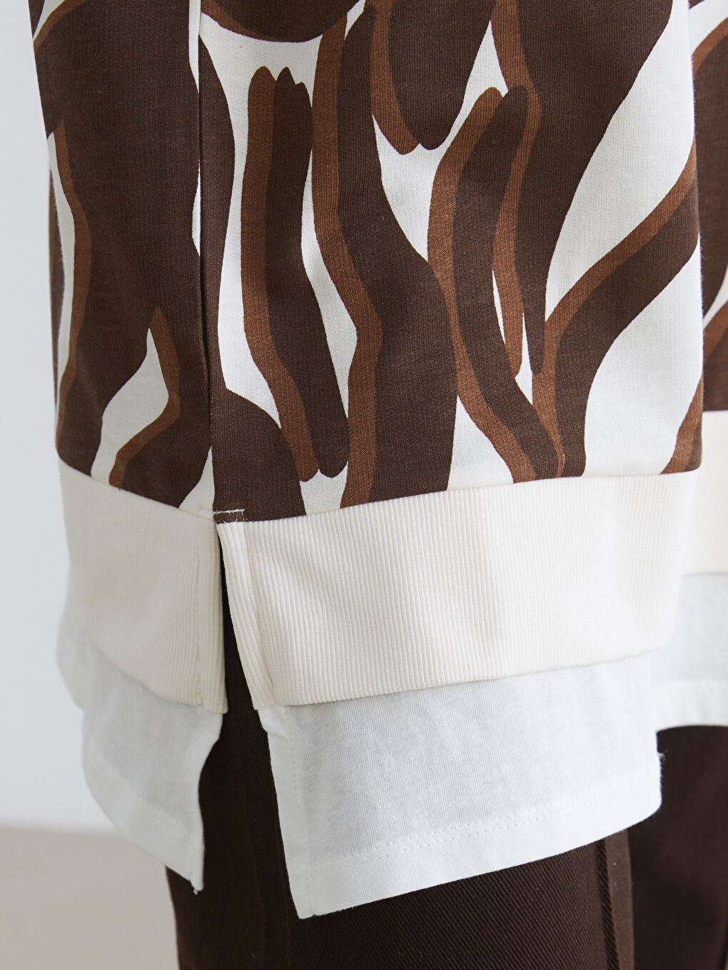 Patterned Sweatshirt Tunic with a Crew Neck.-2